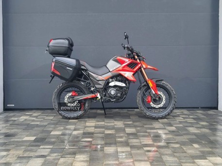 BARTON HYPER 125 motocykl czerwony 2023 z kuframi